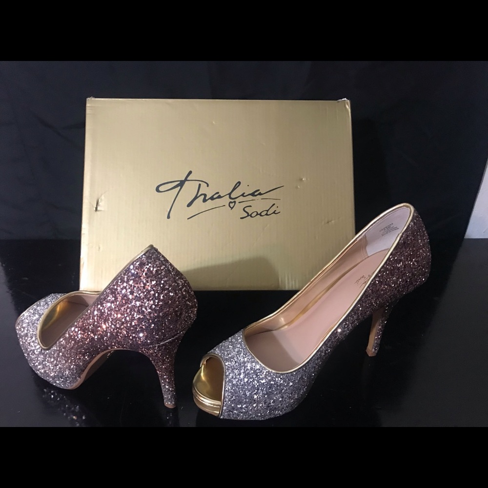 Glitter Pumps - Picture 3 of 7